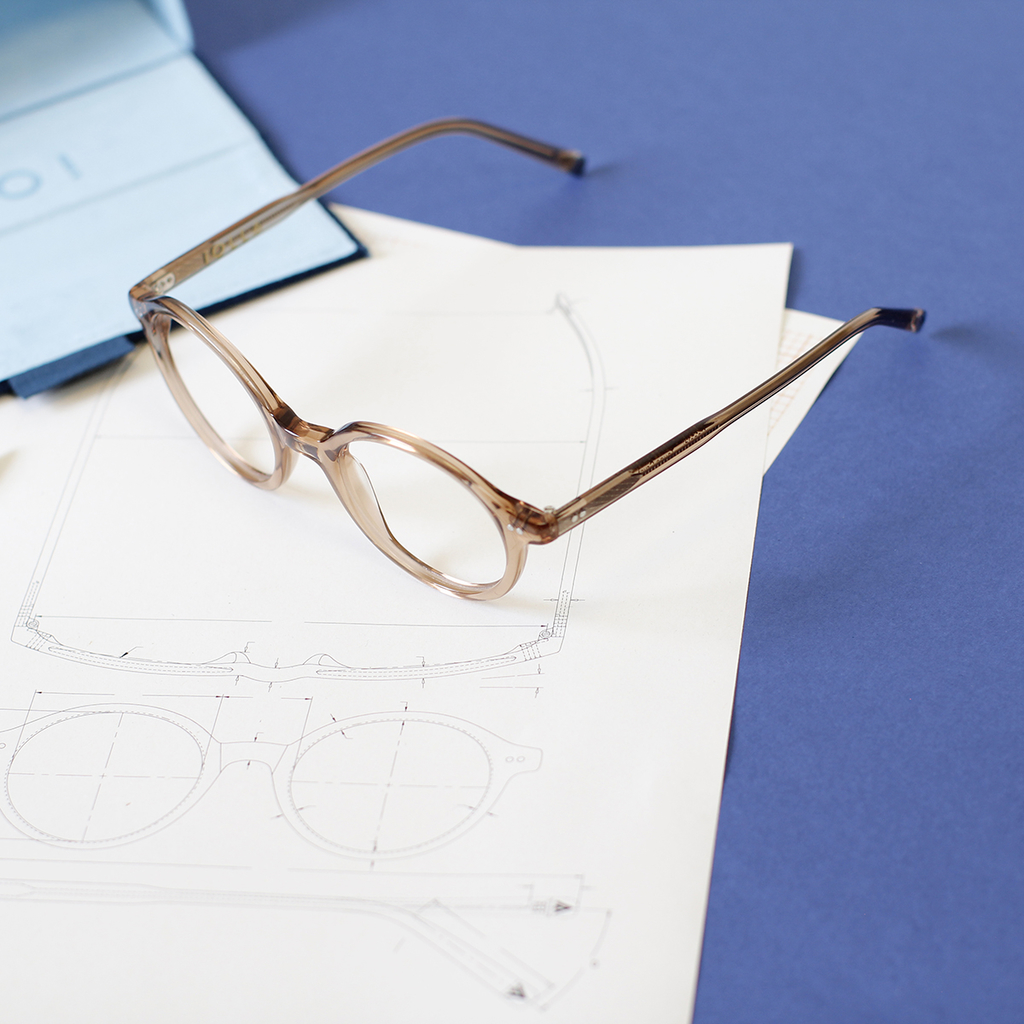 IOLLA frame craftsmanship