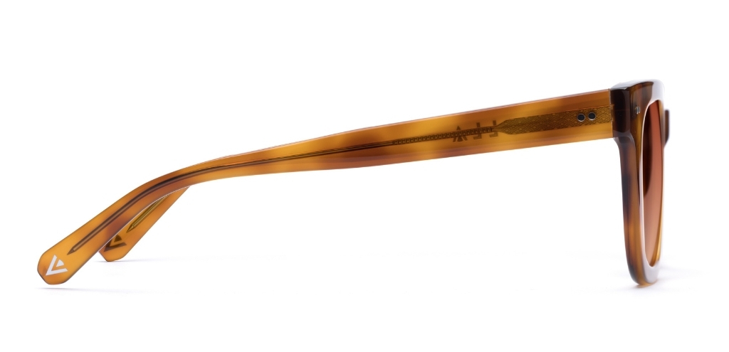 Clyde_Amber_Gradient_side_forweb.jpg