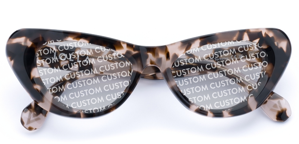 Kelly_VanillaTortoise_Custom_folded_forweb (1).jpg