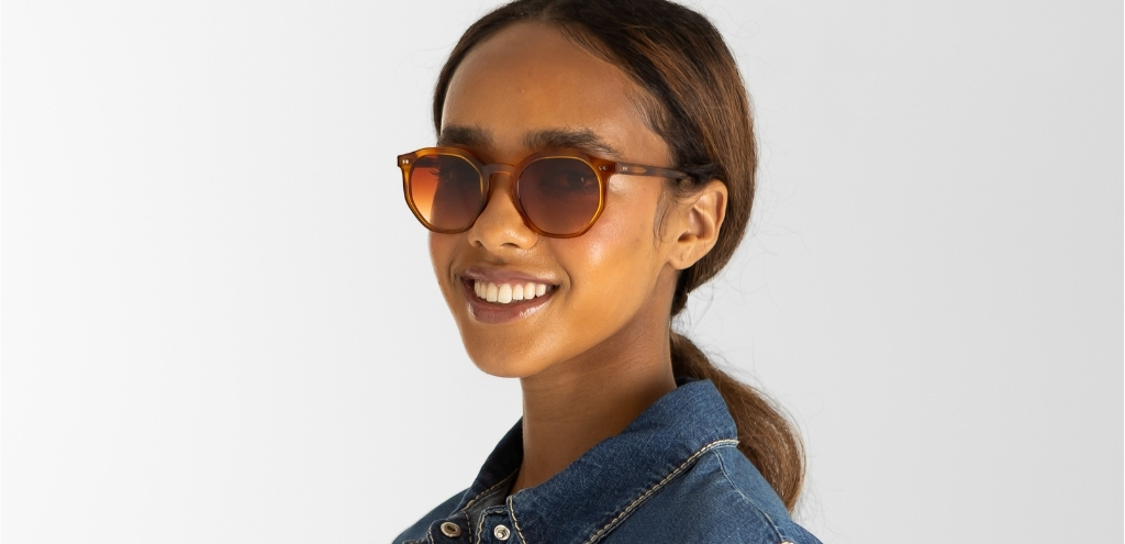 Williams Amber Sunglasses with Gradient lens worn by model