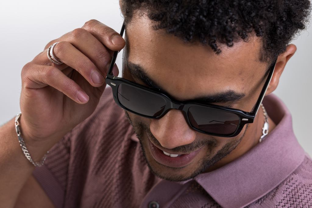 IOLLA Angus Sunglasses in Black with Grey Lenses