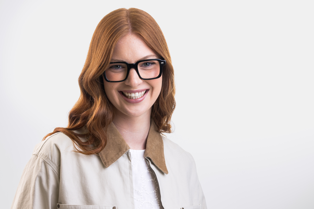 IOLLA Angus Glasses in Black Shown on Female Model