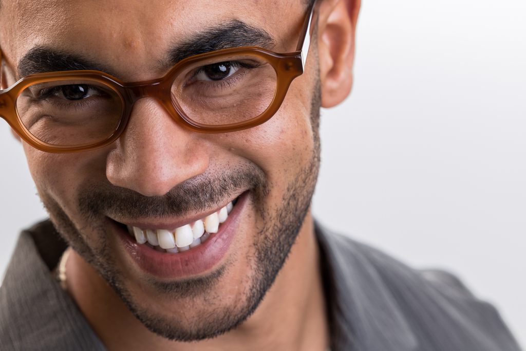 IOLLA Dunbar Glasses in Chocolate Shown on Male Model