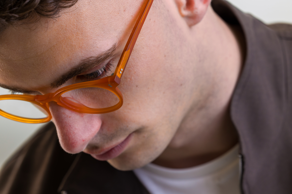 male model wearing Bell Orange Glasses
