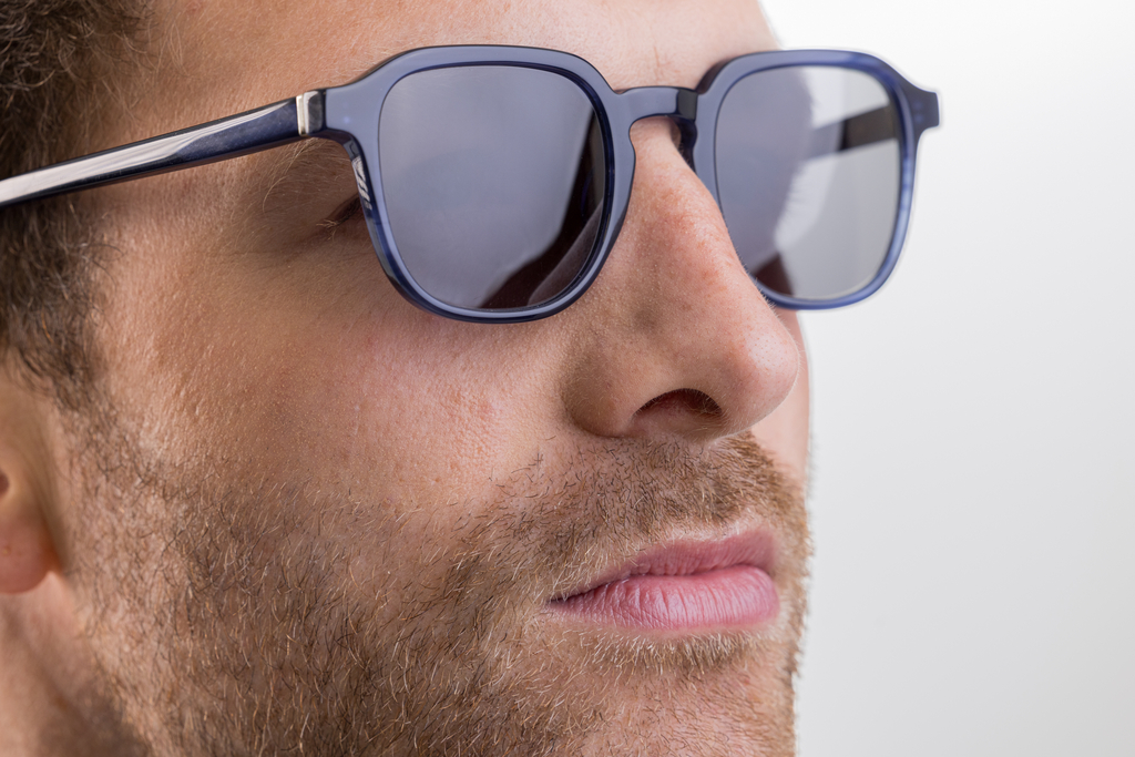 male model wearing IOLLA Boyd sunglasses in stone blue