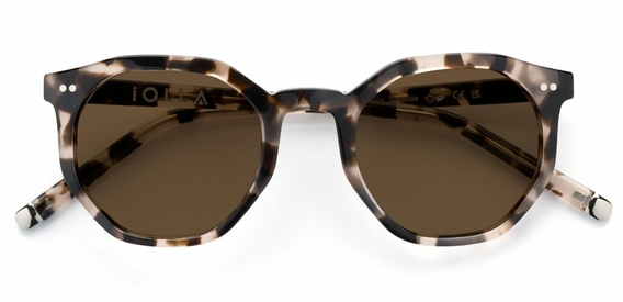 Williams_VanillaTortoise_Sunglasses_Folded_forweb.jpg