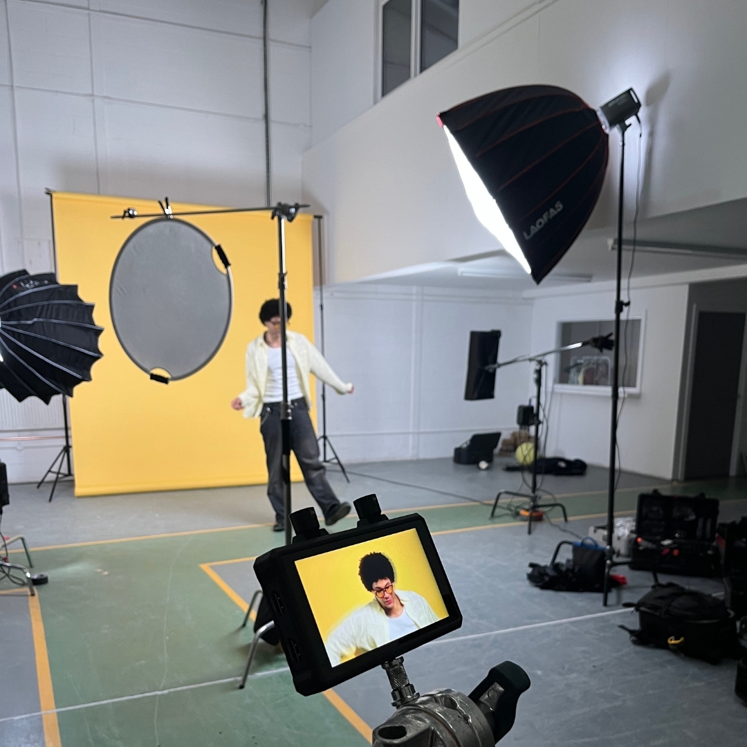 Model on set