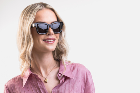 IOLLA Brodie Sunglasses in Classic Tortoise with Green Lenses