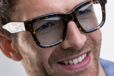 IOLLA Brodie Sunglasses in Classic Tortoise with Seabreeze