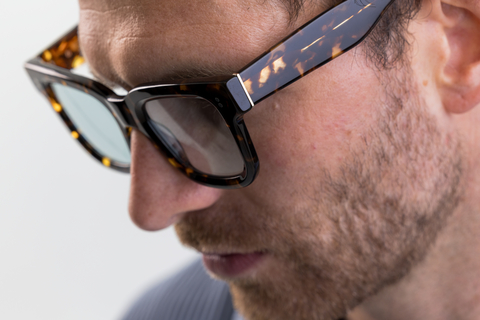 IOLLA Brodie Sunglasses in Classic Tortoise with Seabreeze