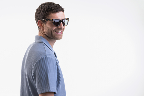 IOLLA Brodie Sunglasses in Classic Tortoise with Green Lenses Shown on Male Model