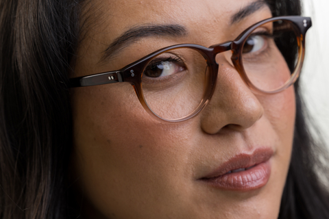 female model wearing Bell Cola Fade Glasses