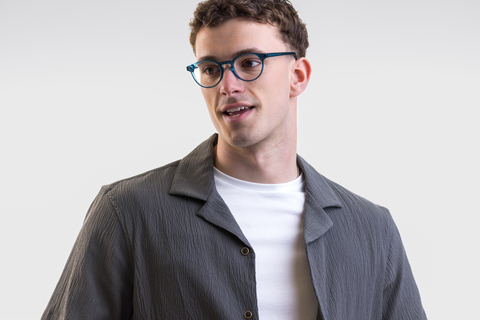 male model wearing Bell Blue Azure glasses