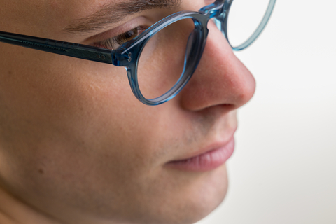 male model wearing Bell Blue Azure glasses