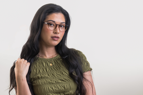 female model wearing Bell Cola Fade Glasses