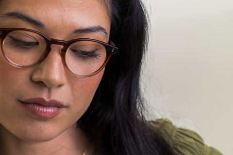 female model wearing Bell Cola Fade Glasses
