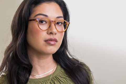 female model wearing Bell Amber Glasses