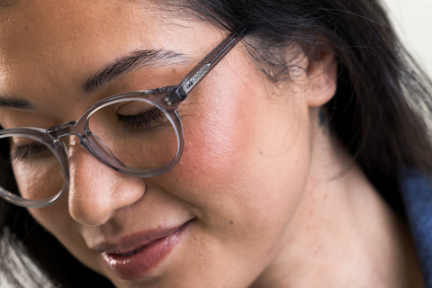 female model wearing Bell Light Grey Crystal Glasses